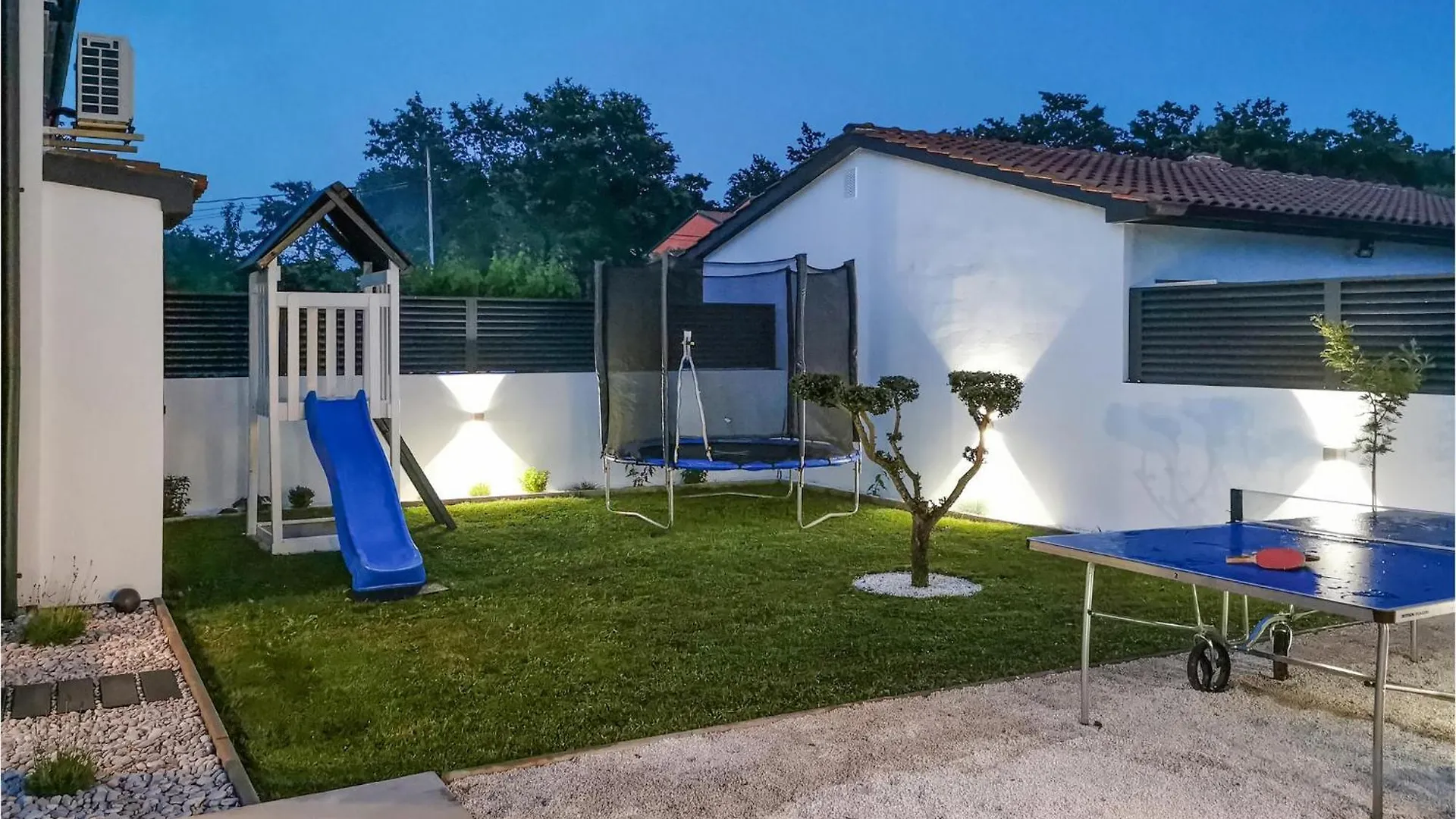 Awesome Apartment In Svetvincenat With Wifi 0*,