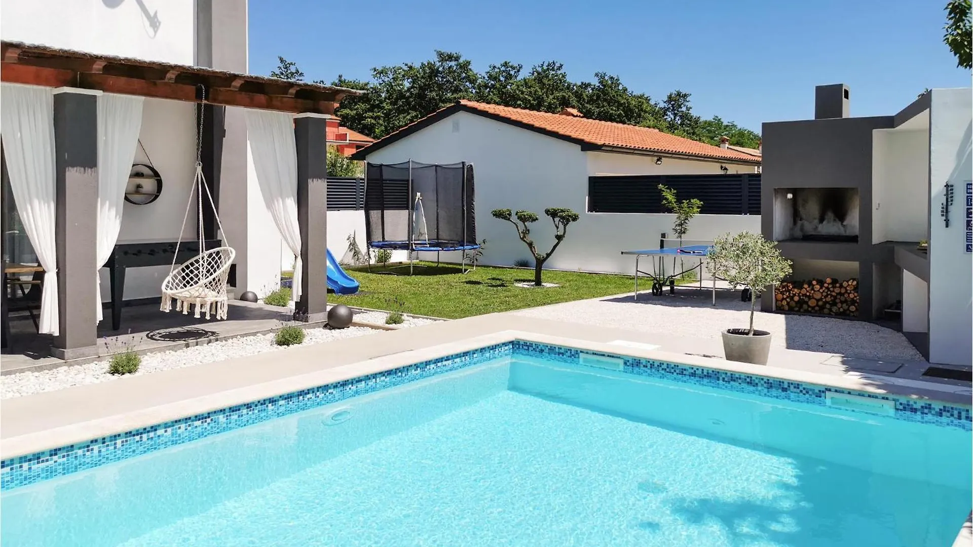 Awesome Apartment In Svetvincenat With Wifi