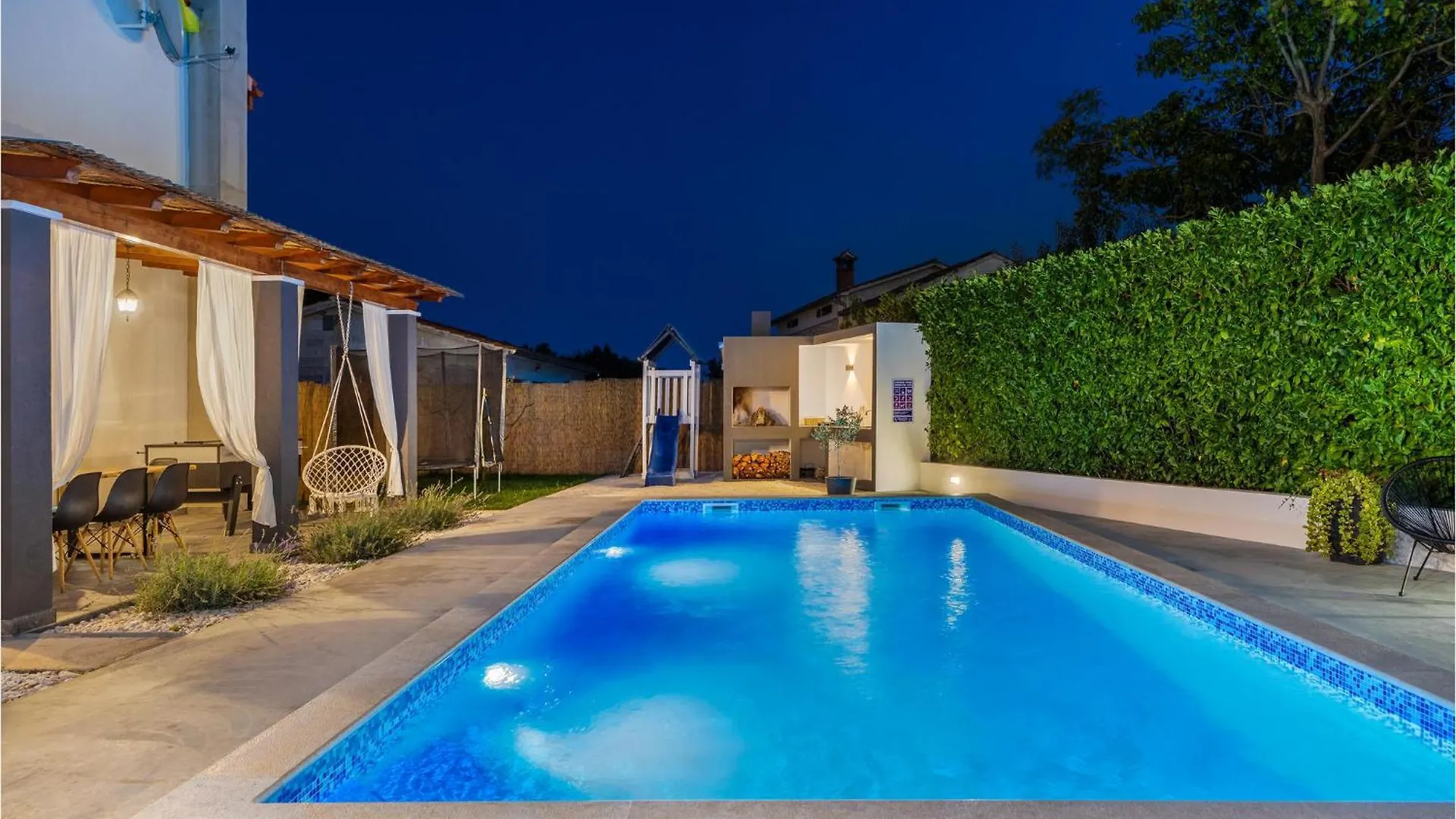 Awesome Apartment In Svetvincenat With Wifi 0*,